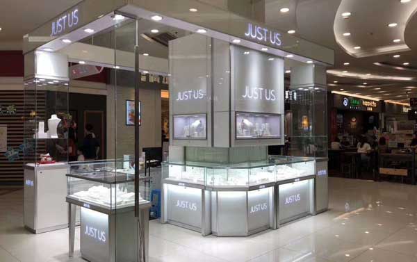 珠寶展柜廠(chǎng)家需要如何保證展柜品質(zhì)