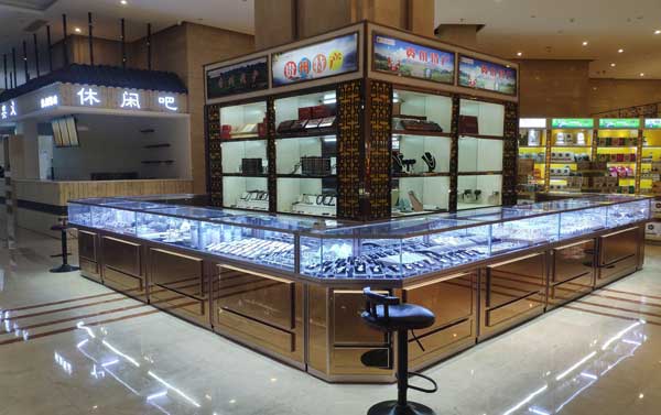 珠寶首飾展柜廠家長期合作，一定重視生產(chǎn)實(shí)力!