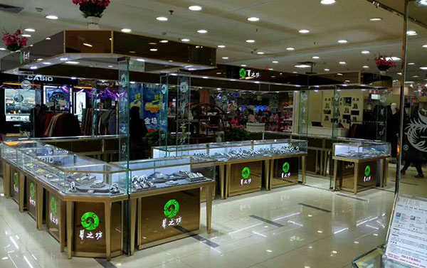 定做珠寶展柜對(duì)于珠寶店來說至關(guān)重要