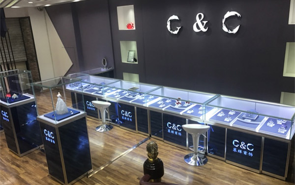 延長(zhǎng)玻璃珠寶展柜的使用壽命小妙招
