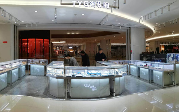 人們?cè)趯?duì)珠寶展出的時(shí)候?yàn)槭裁聪矚g用玻璃展柜？