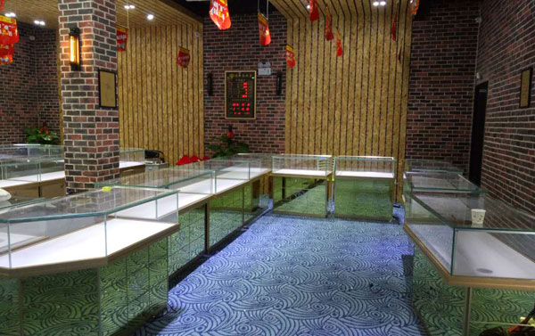 珠寶展示柜臺廠家怎樣選擇更加可靠？